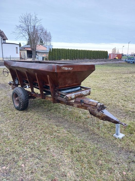 Rozsiewacz wapna rcw3/piast/wapniarka