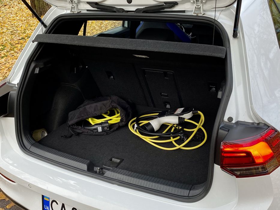 VW GOLF 8 GTE Плагін-Гібрид