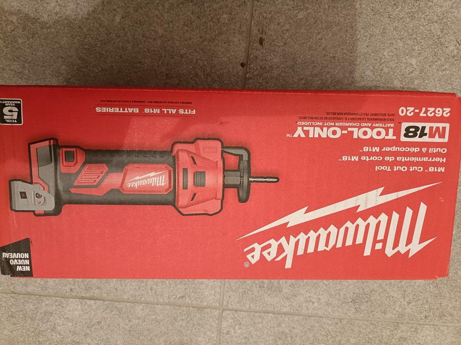Akumulatorowa frezarka MILWAUKEE do płyt G-K /karton gips