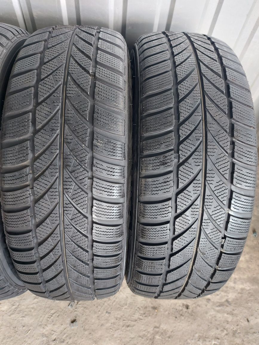 205/65 R15 99H Maxxis комплект шин 7+мм