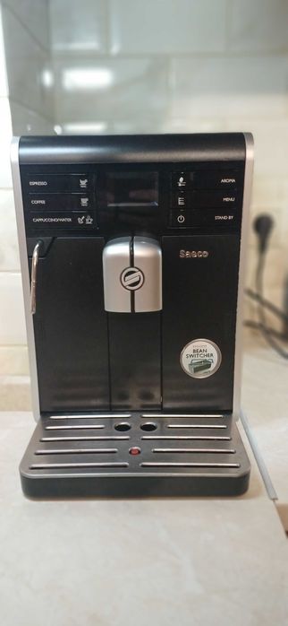 Кавамашина Saeco HD8768.