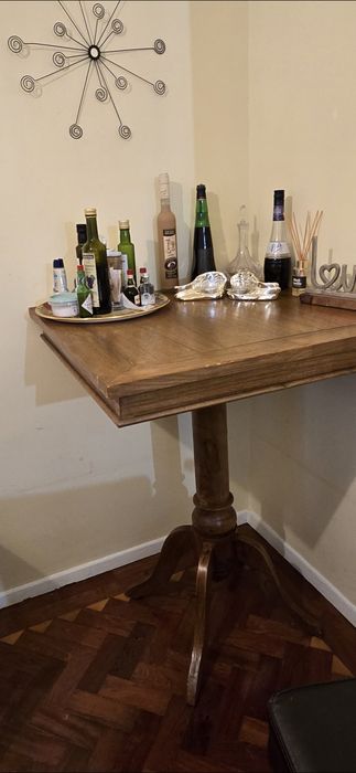 Mesa alta de apoio