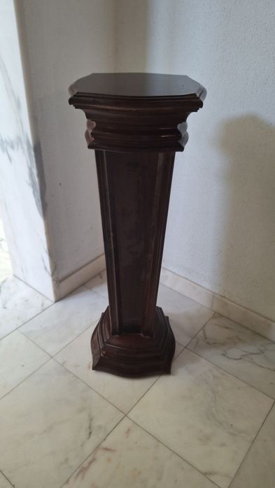 Coluna Decorativa de Madeira