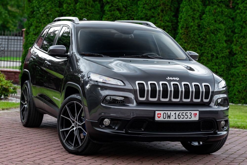 Jeep Cherokee 2.4i 177KM 4x4 LED PDC Grzane Fotele Tempomat Serwis