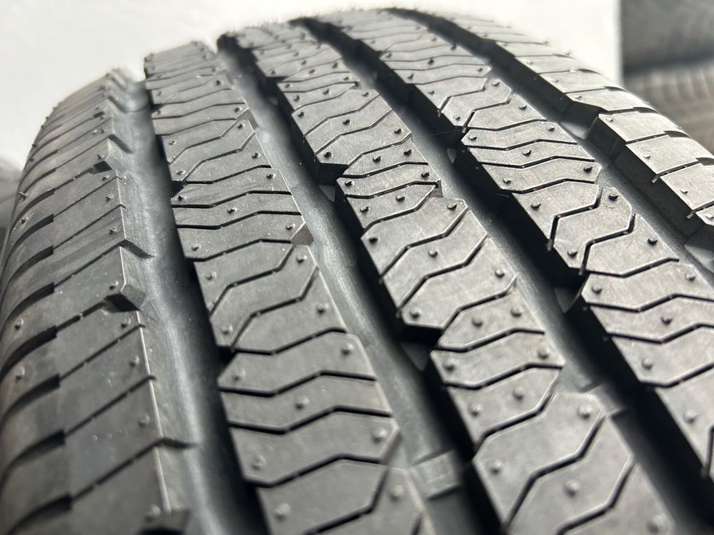 Opony letnie 236/65 R17 x2 szt kumho