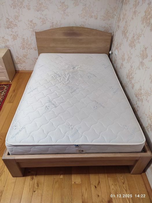 Ліжко матеріал дуб