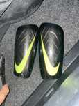 caneleiras da NIKE mercurial
