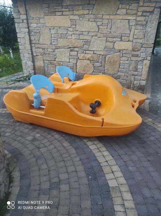 Катамаран. Водний велосипед. Water Bee