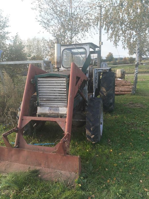 Ciągnik leśny MF 575