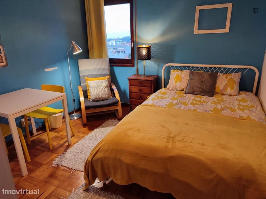Quarto - localizado em Cedofeita Porto