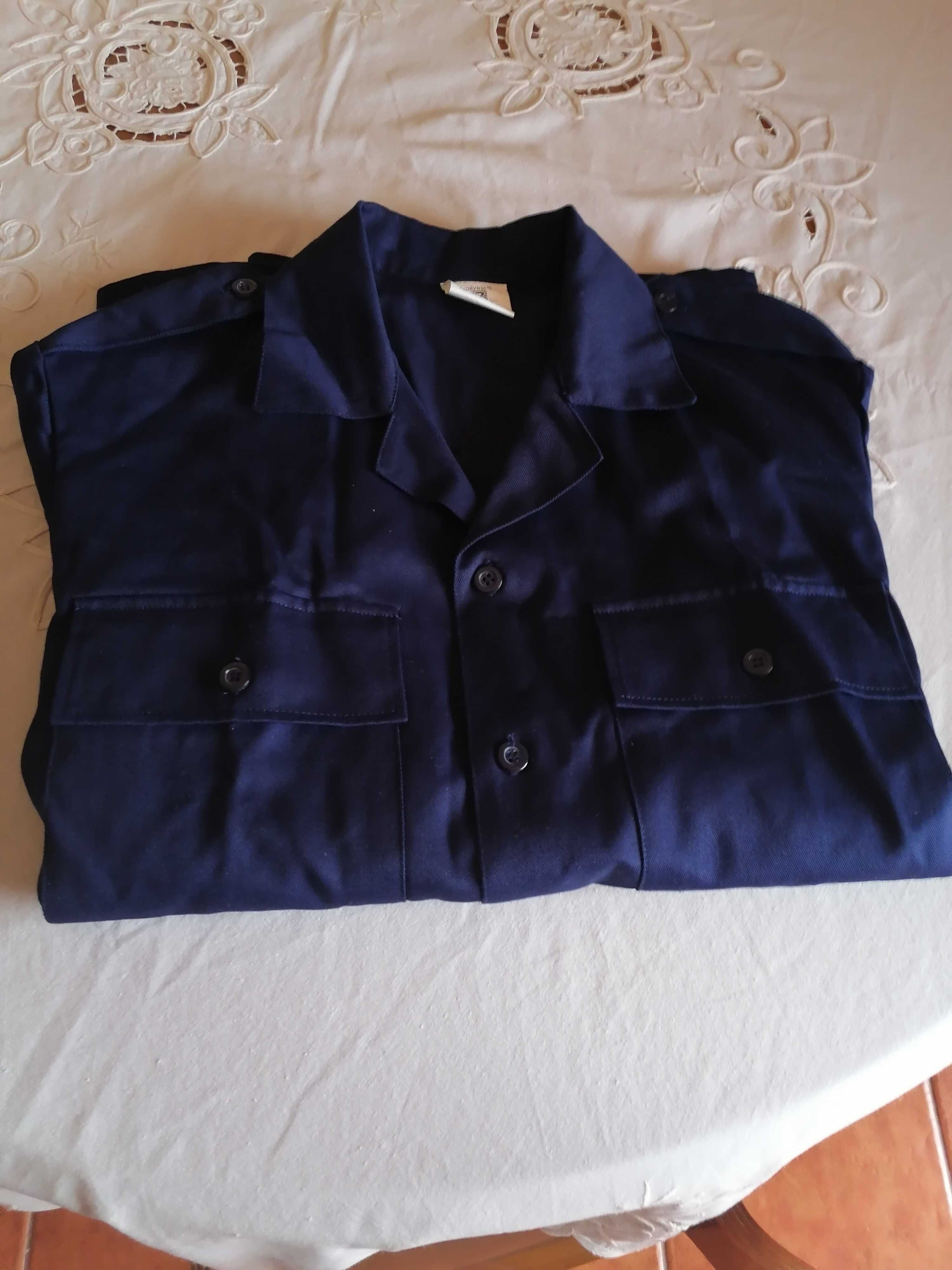 Camisas de trabalho