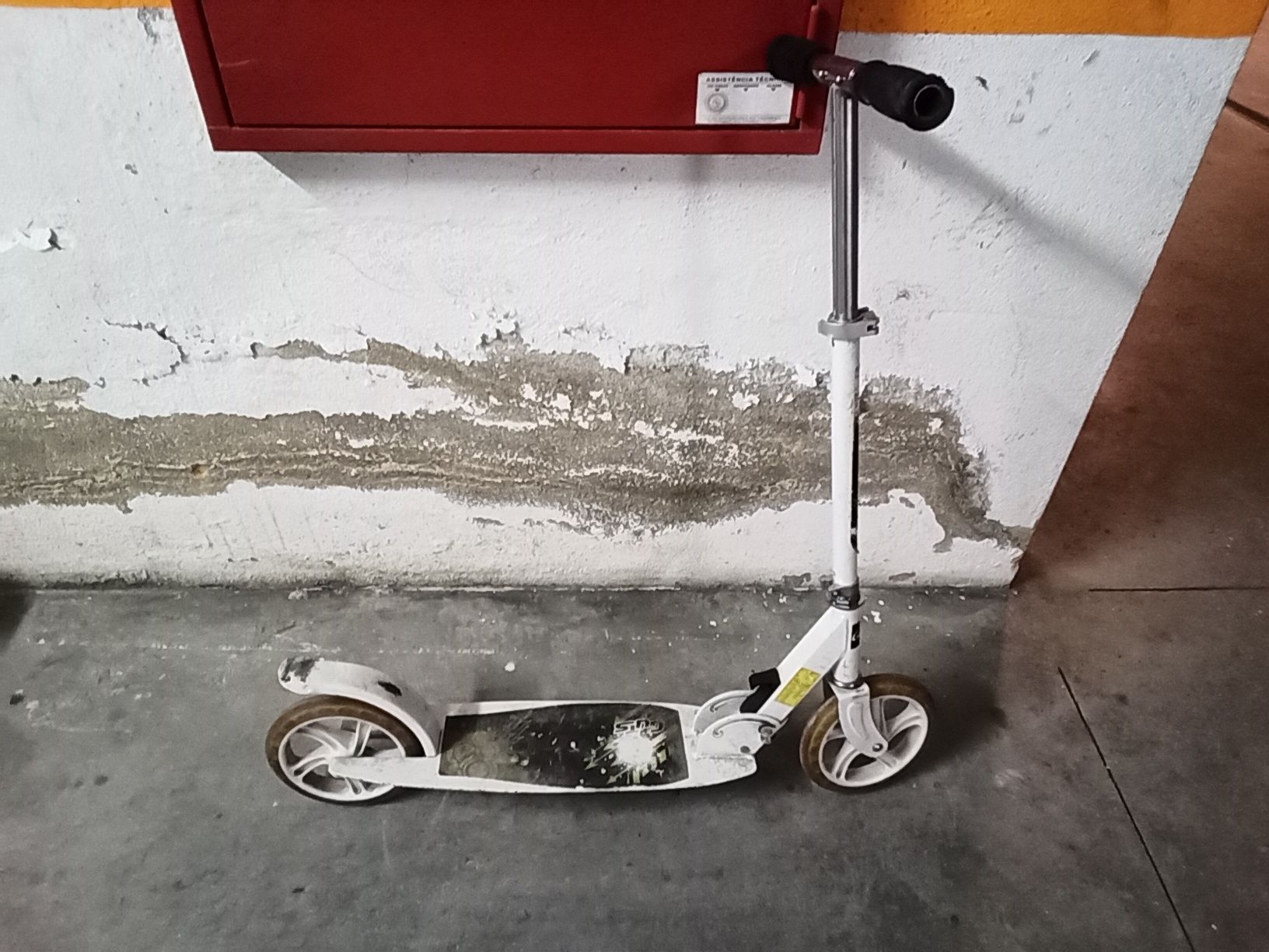 Trotinete de roda grande