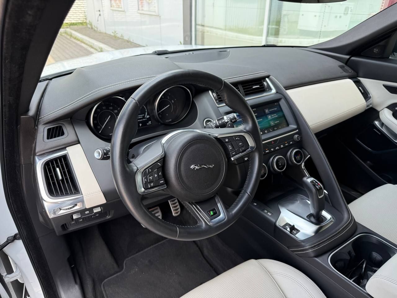 Jaguar E-Pace 2019 року, 2.0 бензин, AWD, автомат, пробіг 38 тис.км.