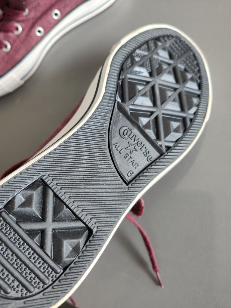 Converse bordowe