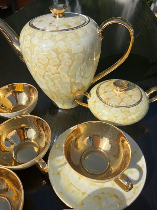 Zestaw kawowy, filiżanki, dzbanek, cukierniczka, pozłacane