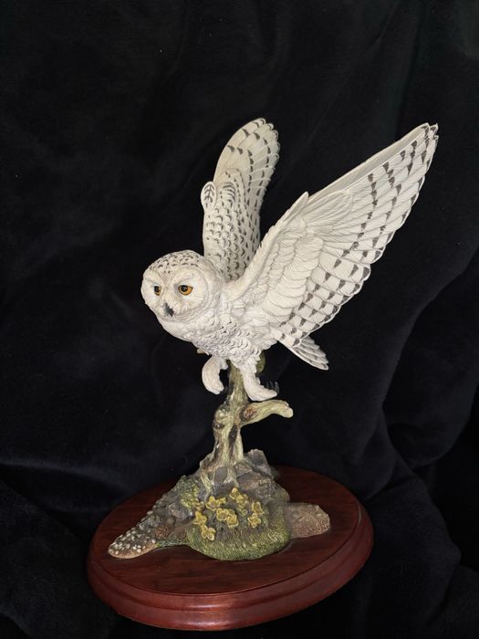 A border fine arts group figurka sowy snowy owl A4056 russell willis