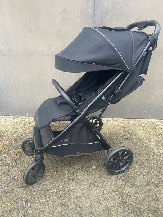 Прогулянкова коляска Carello