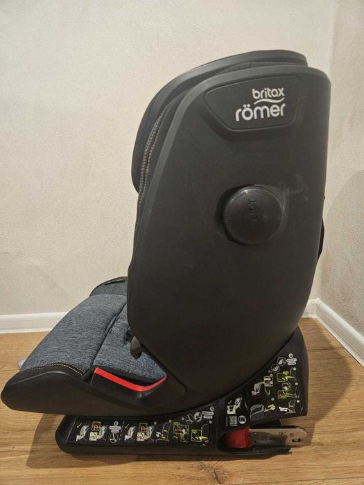 Дитяче автомобільне крісло Britax-Römer Advansafix IV б/у