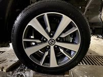Диски тітани на Nissan Leaf ze1 2018-2024 на зимовій гумі Нісан Ліф