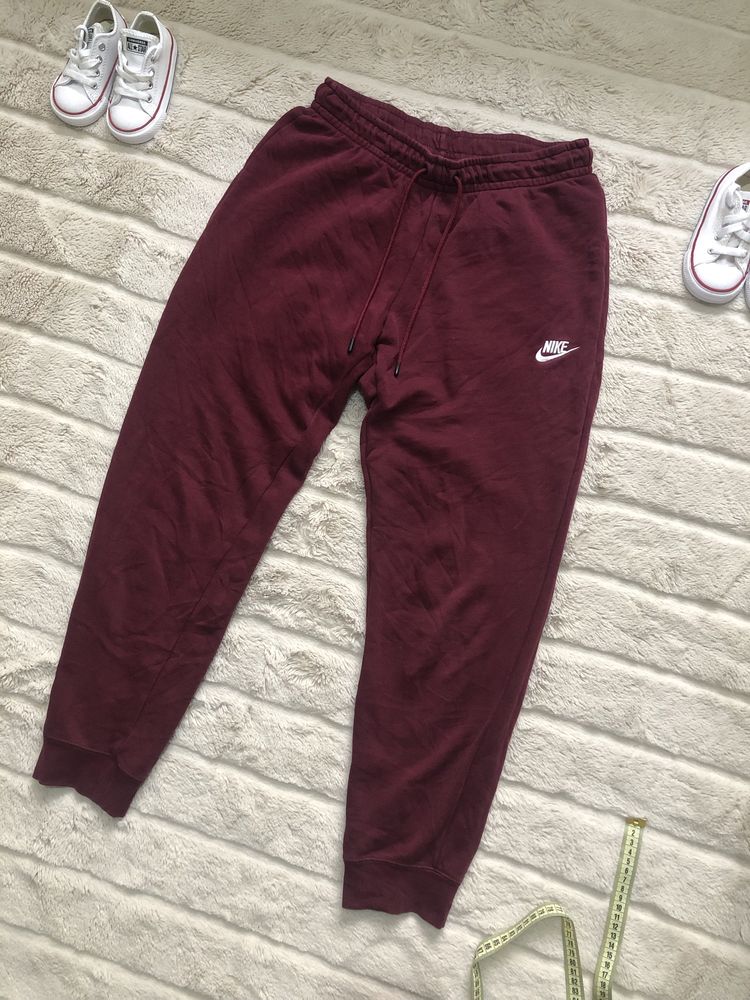 NIKE NSW (S/M) бордовые женские спортивные штаны красные на манжете