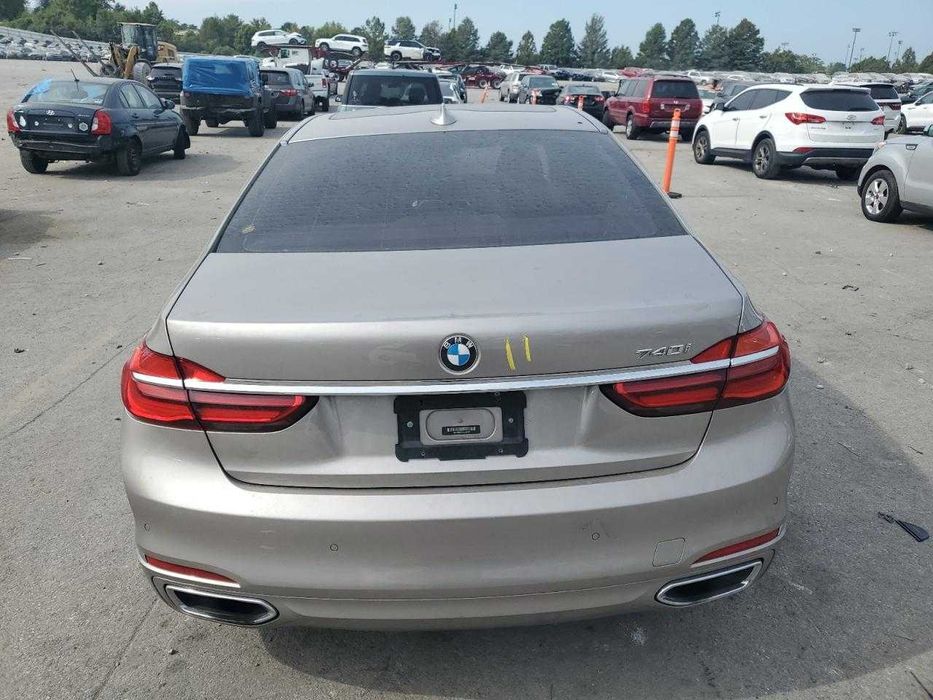 В дорозі BMW 7 G12 740Li 2017 B58