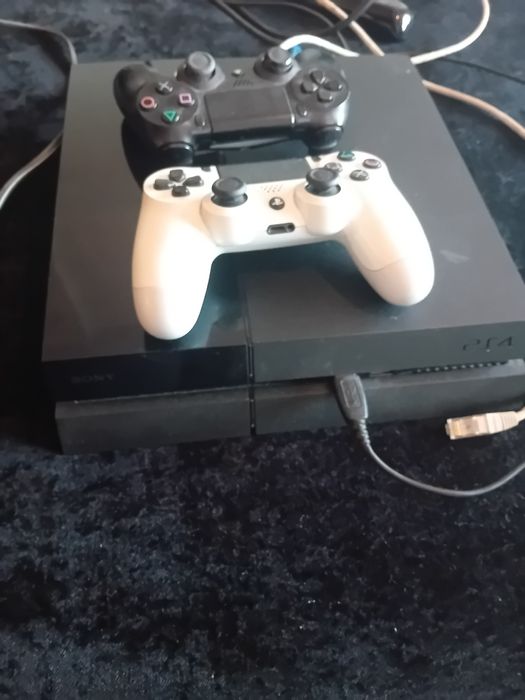 Ps4 como nova e wm.bom estado