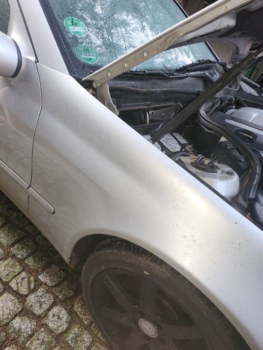 Blotnik prawy i lewy Mercedes C sport cupe 203 w kolo