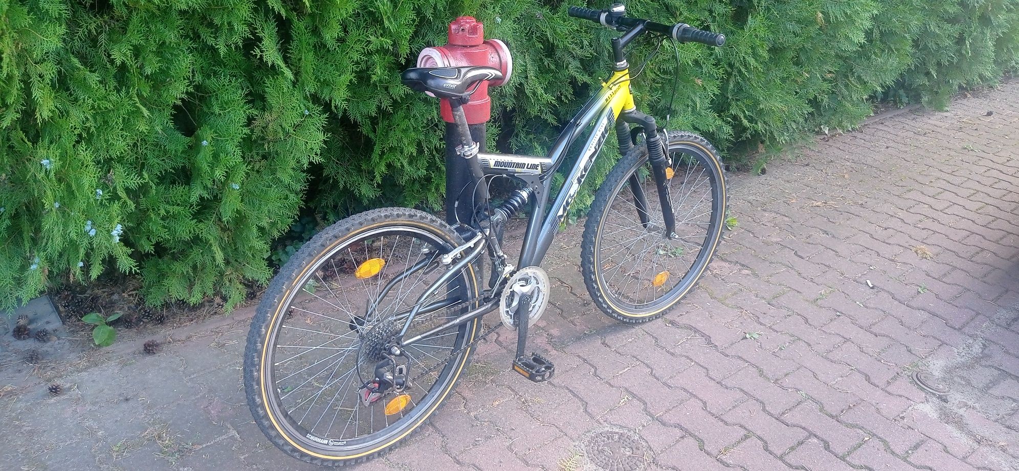 Rower górski MTB z przerzutkami oraz amortyzatorem  koła 26"