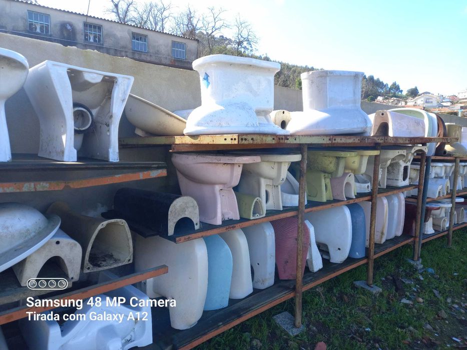 Louças sanitárias novas de modelos fora de produção