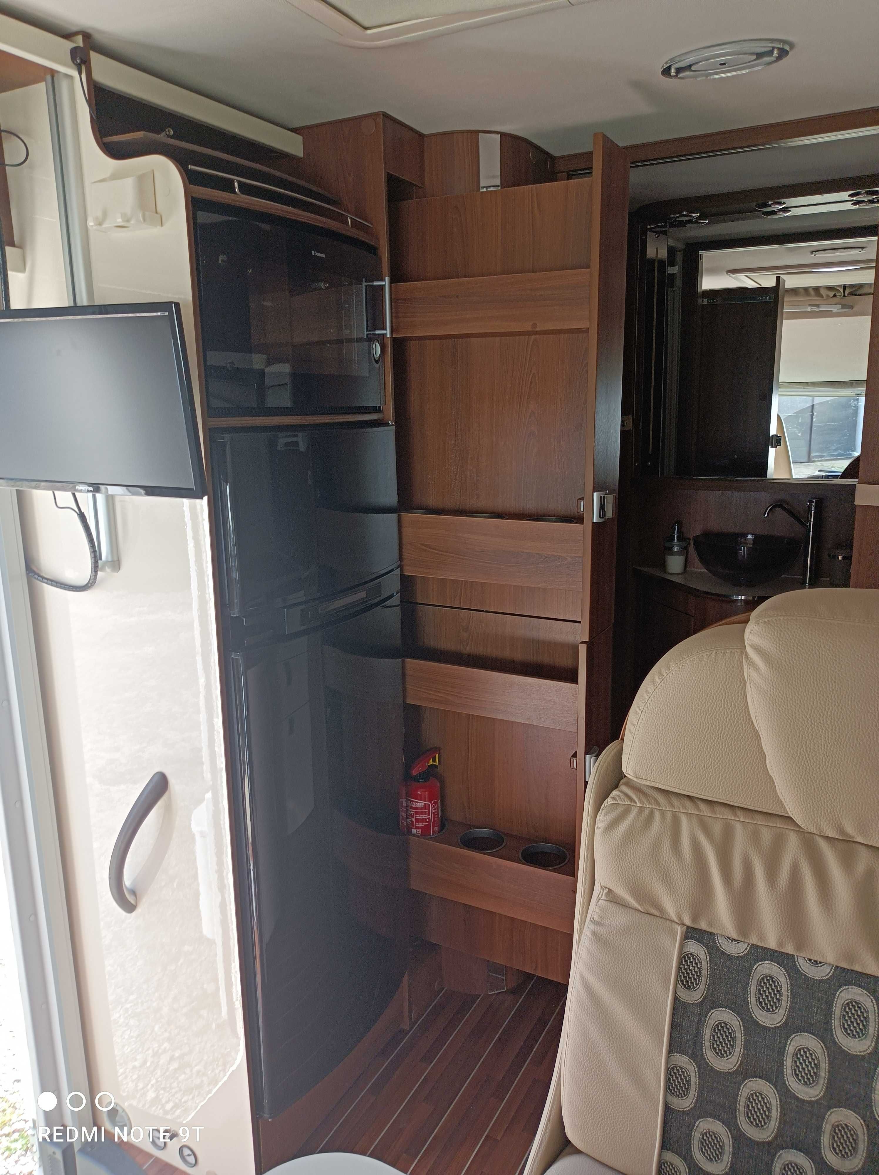 AUTOCARAVANA INTEGRAL McLOUIS NEVIS 880 G VERSÃO LUXO