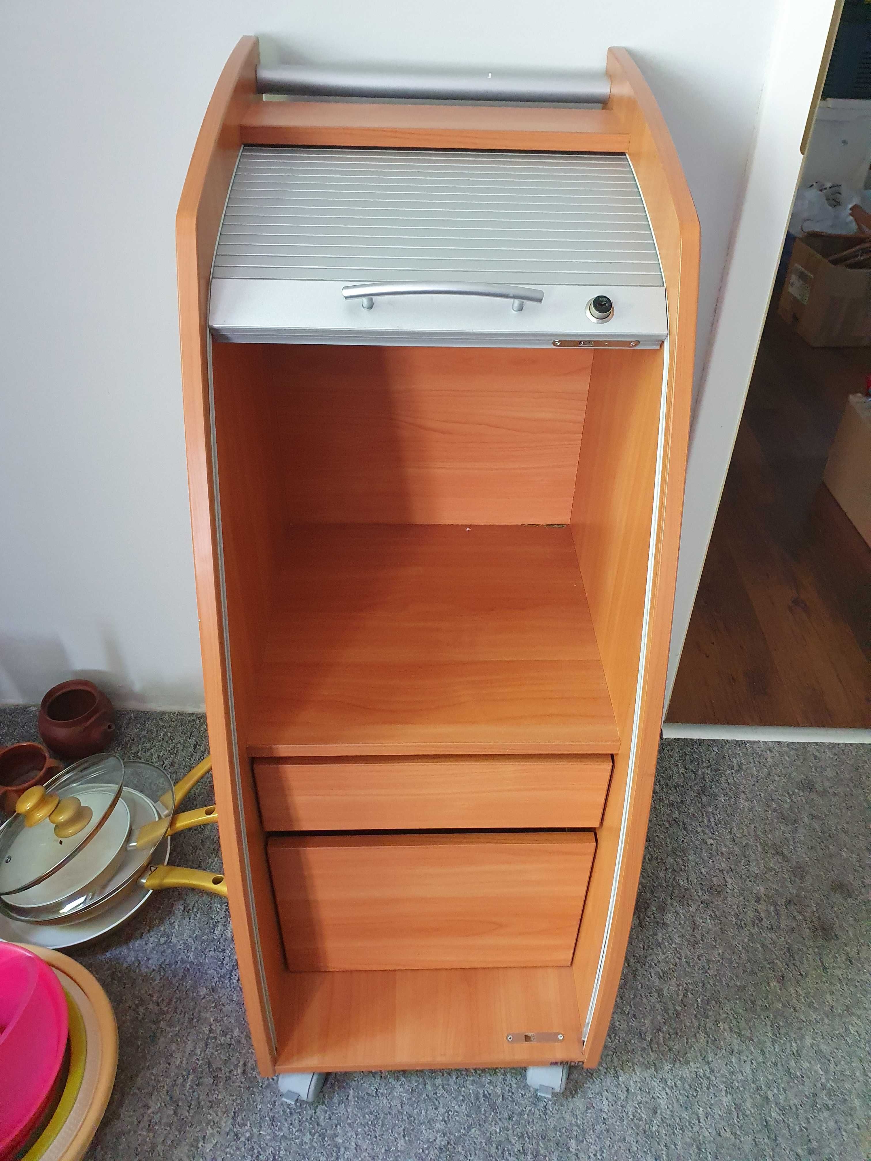 Mobilny barek na kółkach