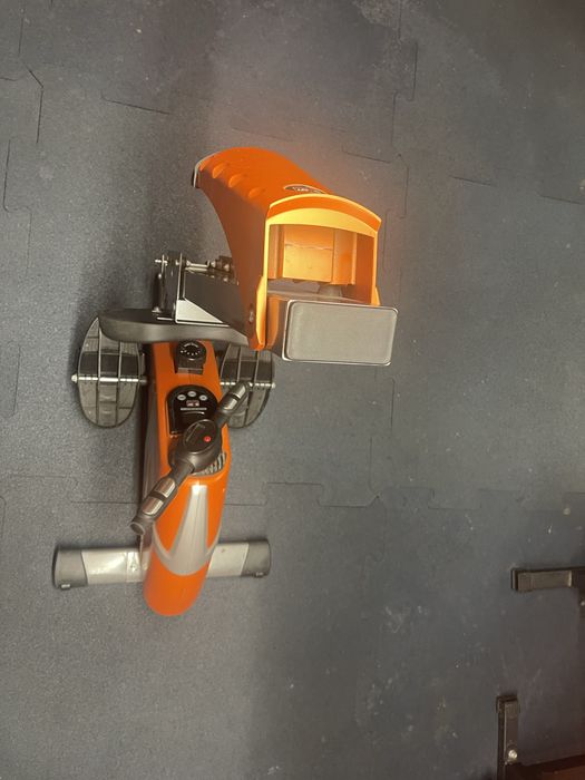 Wioślarz body sculpture