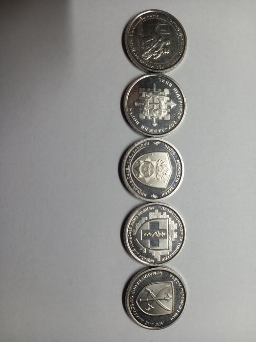 Монети колекційні номіналом 10 грн які вийшли  в обіг під час  війни