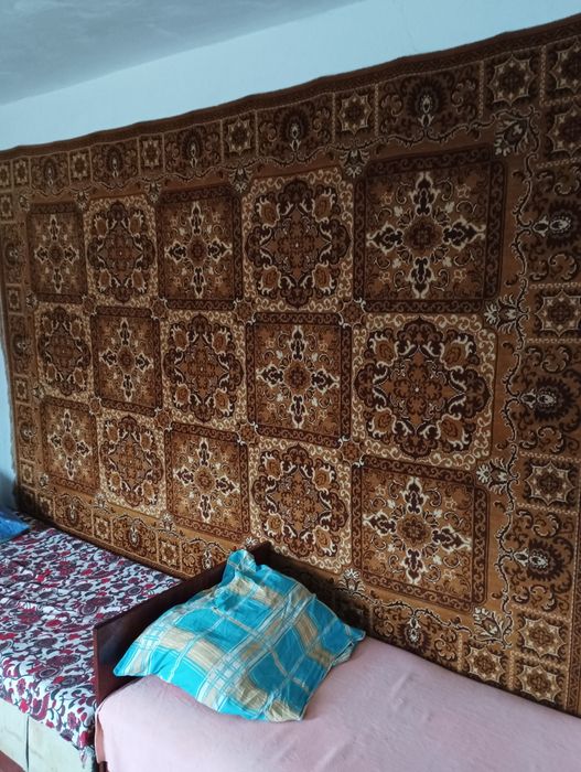 Продам ковёр большой.