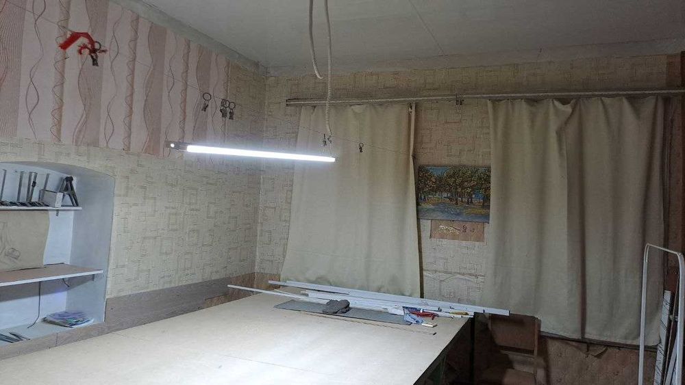 Сдам 50м фасадное 1йЭт под салон цех склад м.Захисників України швейн