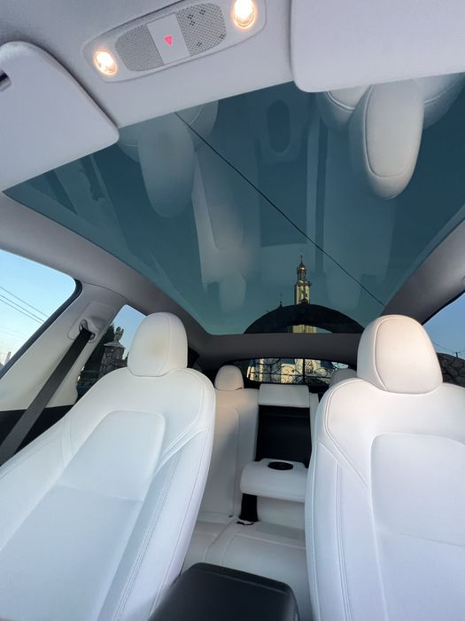 Tesla Model Y Long range Dual Motor 82.5 квт 2023 рік