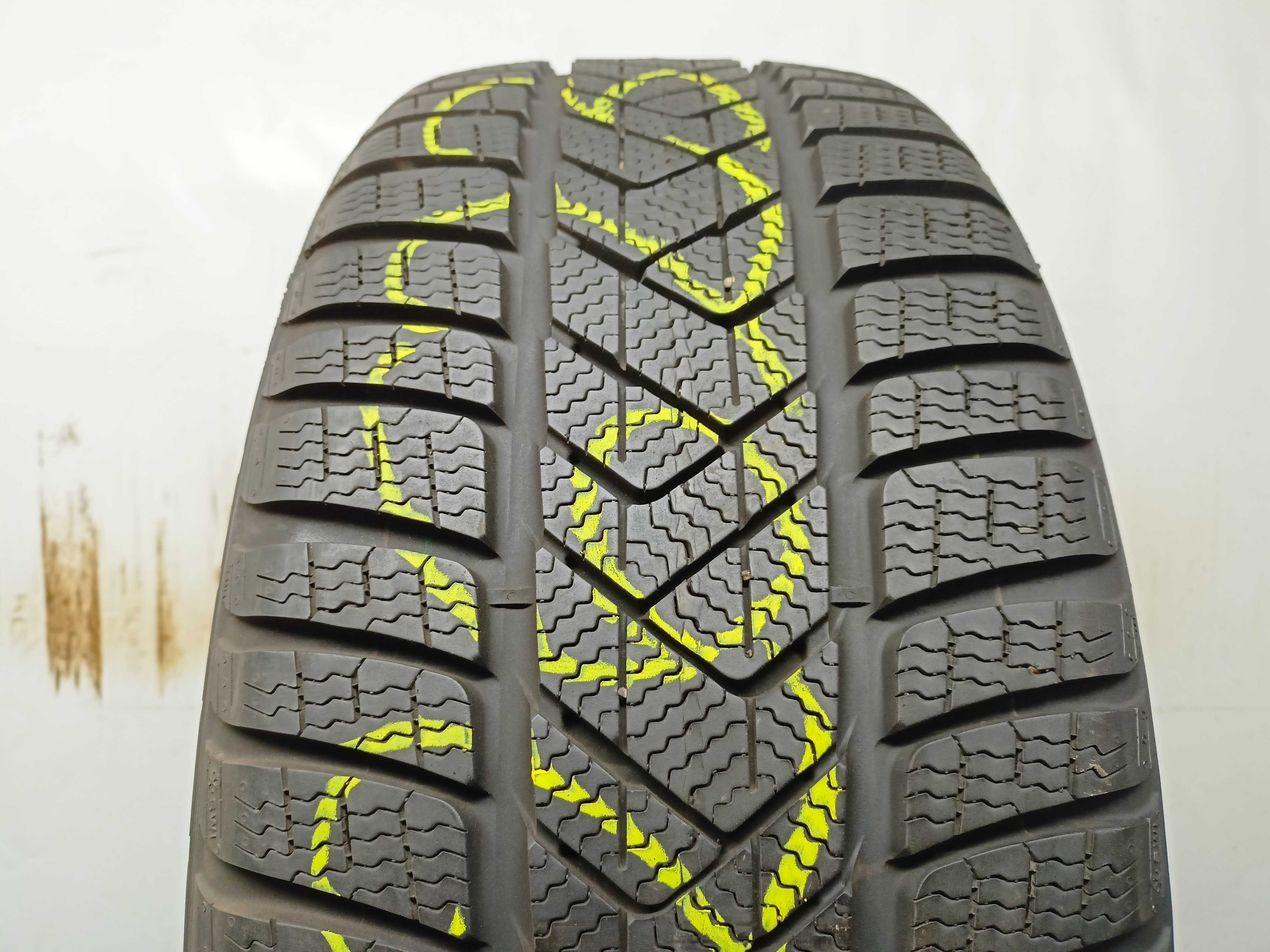 Pirelli SottoZero 3 245/45/19 2018r. 102V 7,3mm (2623)