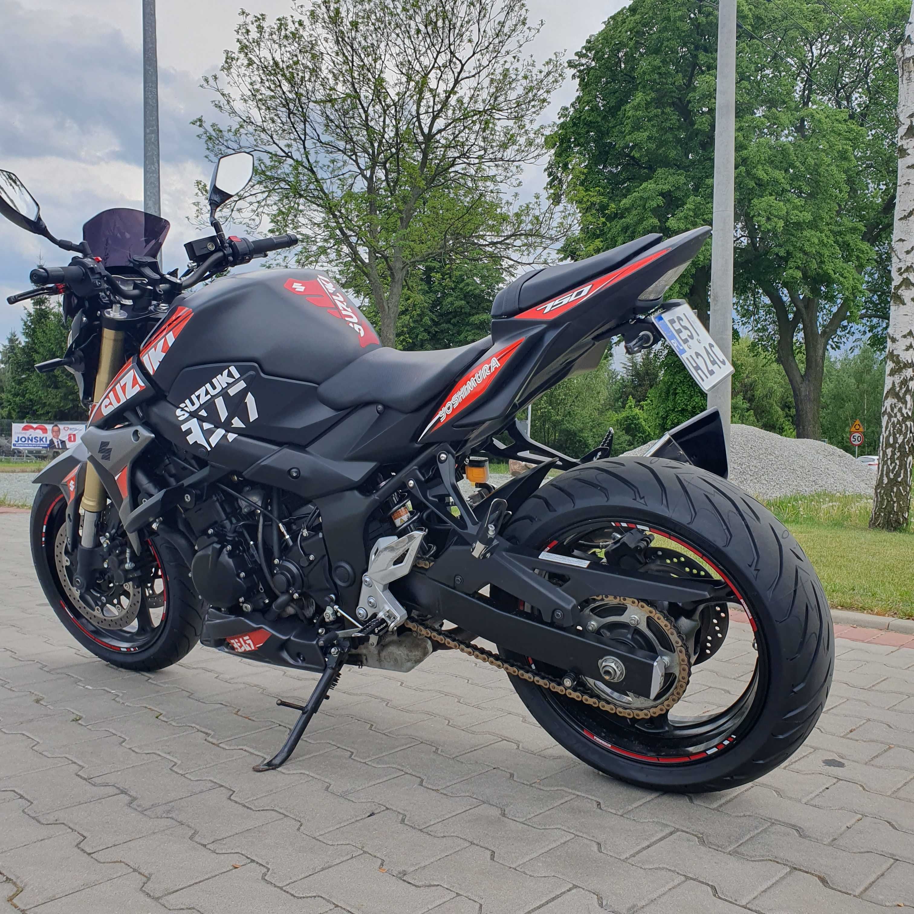 Suzuki gsr 750 YOSHIMURA