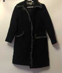 Чорне пальто