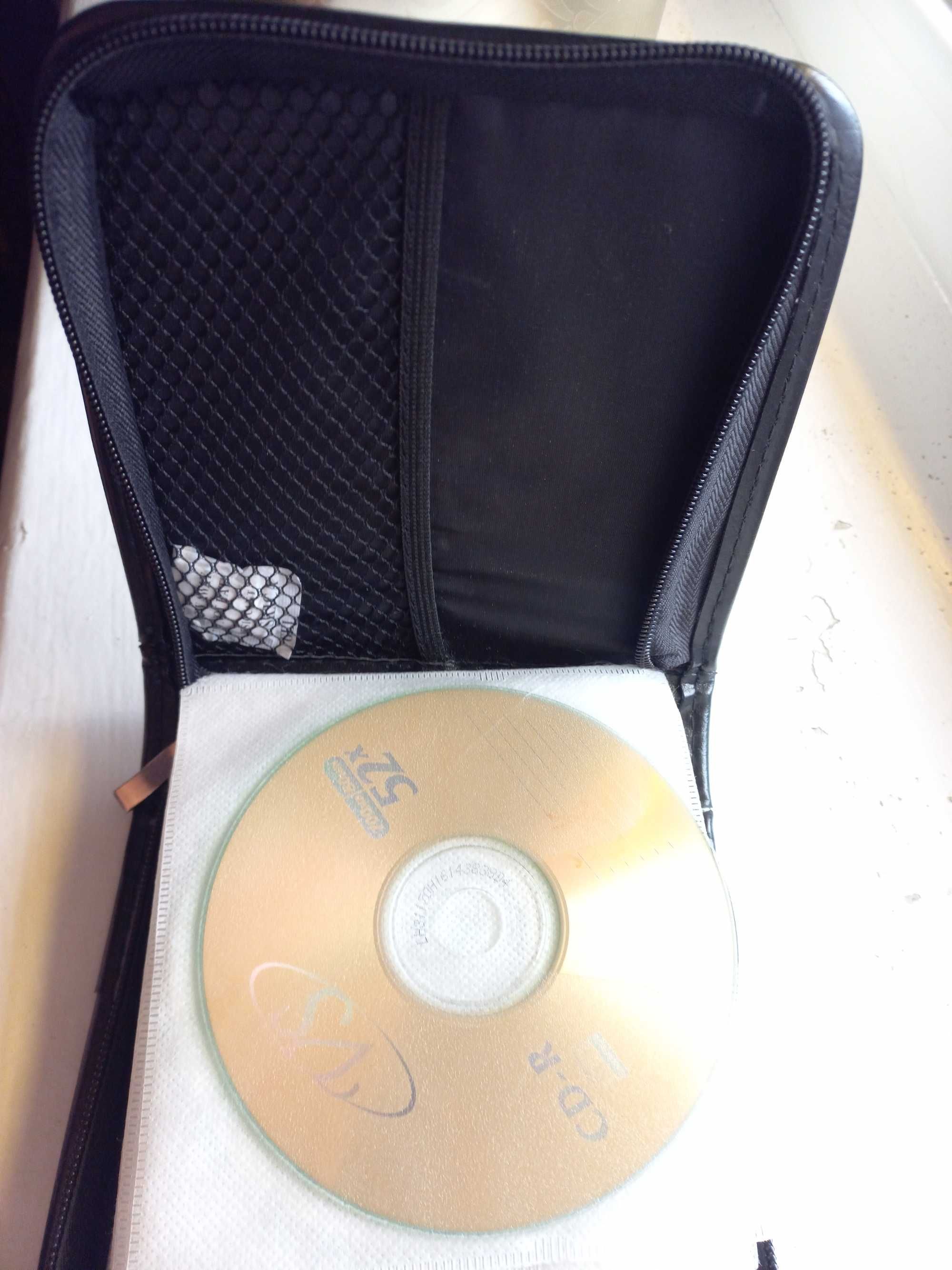 Якісна сумка для CD дисків із дисками з музикою Digital.