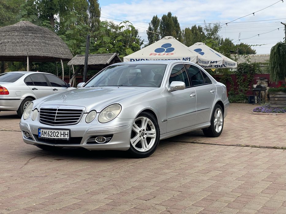 Mercedes Benz E-Class 2009