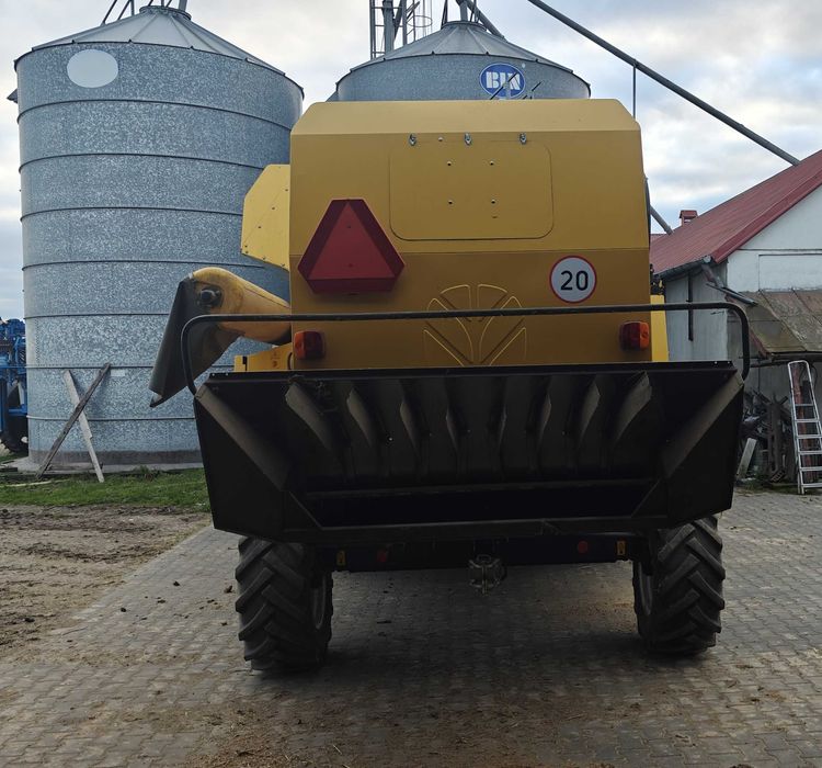 Kombajn Zbożowy New Holland TC 5070
