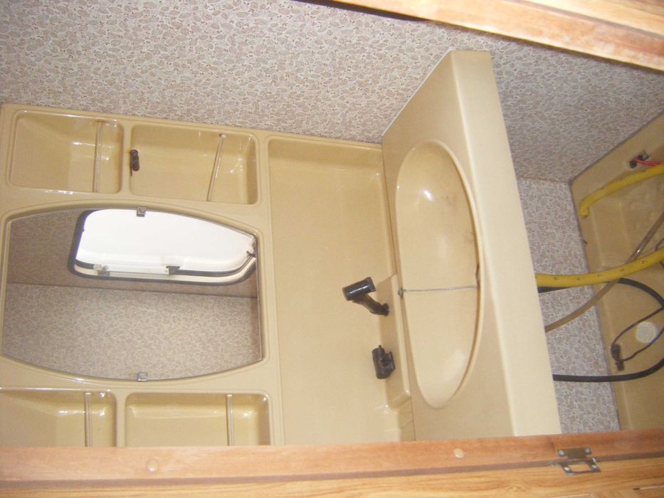 Schowek Kurnik Przyczepa  Kempingowa, Na Czesci Zamienne  Tanio