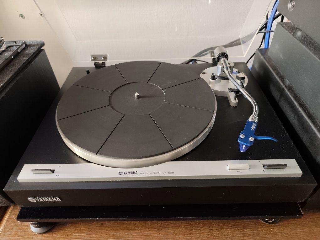 Gramofon Yamaha YP-B2B