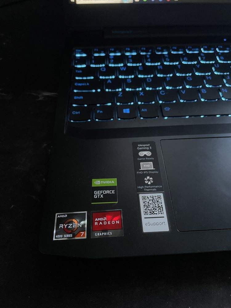 Laptop lenovo R7 4800h-gtx1650ti