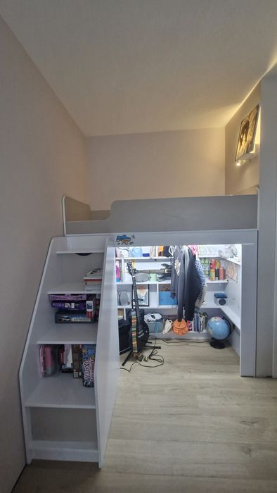 Ліжко-горище + полички + ящики в сходах + матрац