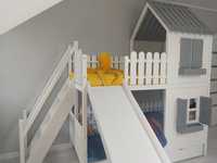 Łóżko piętrowe dziecięce- domek