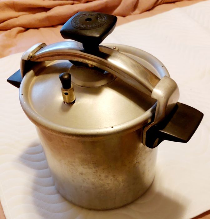 Panela pressão FLAMA 8L