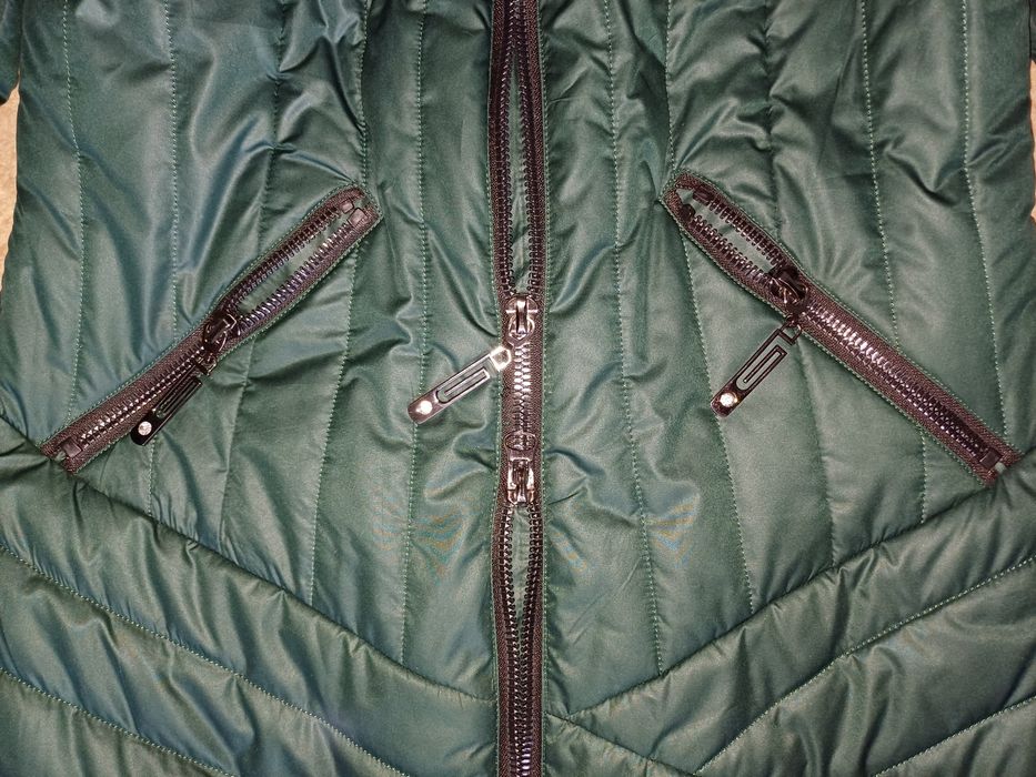 Продам подовжену демі курточку, розмір L