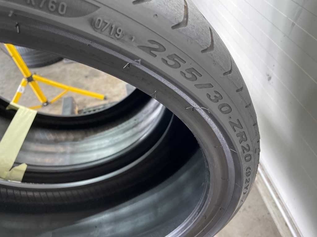 255 30 ZR20 Pirelli P Zero R01 92Y 5mm+  x2